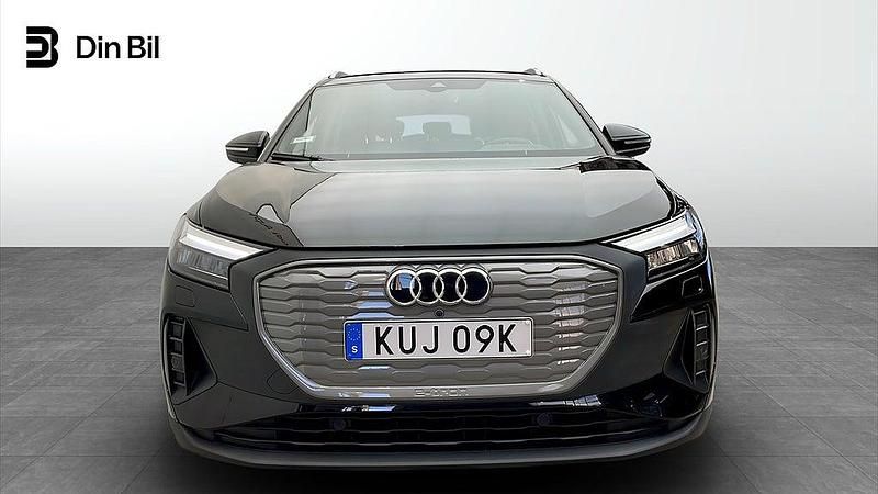 Begagnad Audi Q4 e-tron Proline 150 kW (204 HK) 2022 Svart SUV