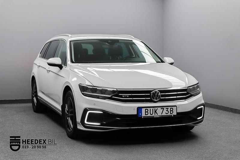 Begagnad VW Passat GTE 218 HK (160 kW) 2020 Vit Kombi