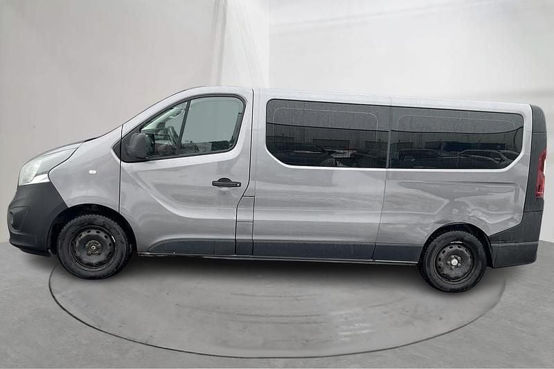 Begagnad Opel Vivaro 125 HK (91 kW) 2017 Grå Minibuss