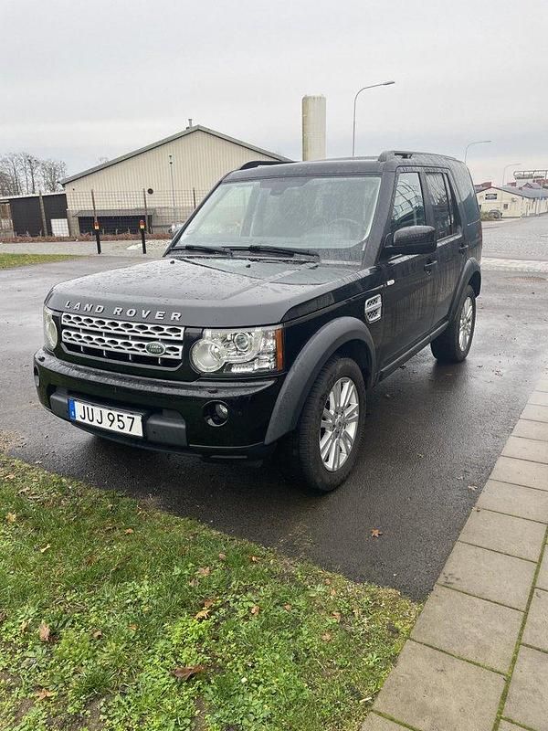 Svart Begagnad 2013 Land Rover Discovery 4 HSE SUV | 197 000 kr (Marknadspris) - Bild 1/4