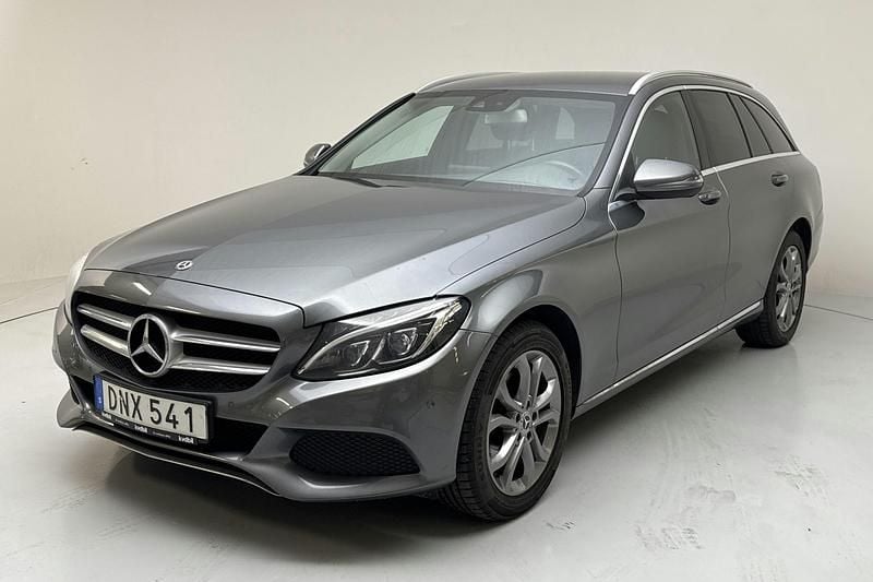 Grå Begagnad 2018 Mercedes C220 Avantgarde Kombi | 172 000 kr (Superpris) - Bild 1/4