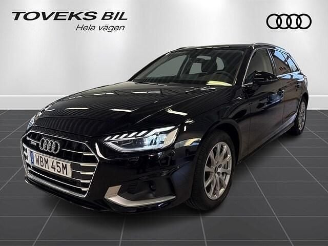 Svart (brilliantsvart) Begagnad 2025 Audi A4 Advanced Plus Kombi | 389 900 kr (Lite dyr) - Bild 1/4