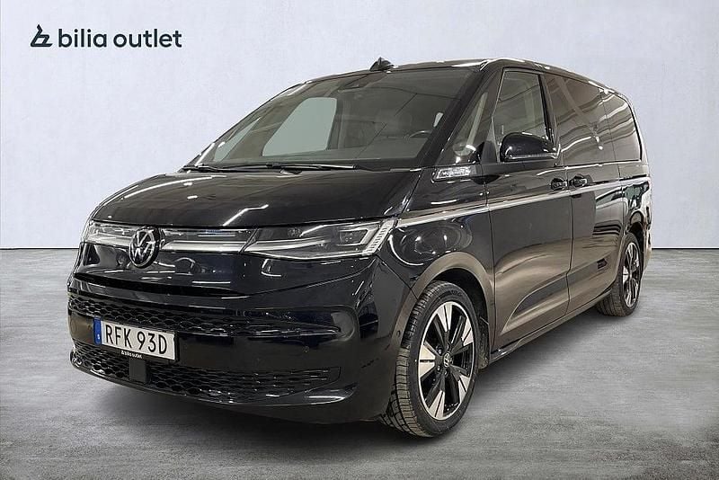 Svart Begagnad 2023 VW Multivan Van | 549 900 kr (Marknadspris) - Bild 1/3