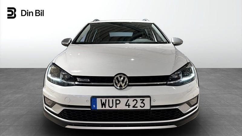 Begagnad VW Golf Alltrack 180 HK (132 kW) 2018 Vit Kombi