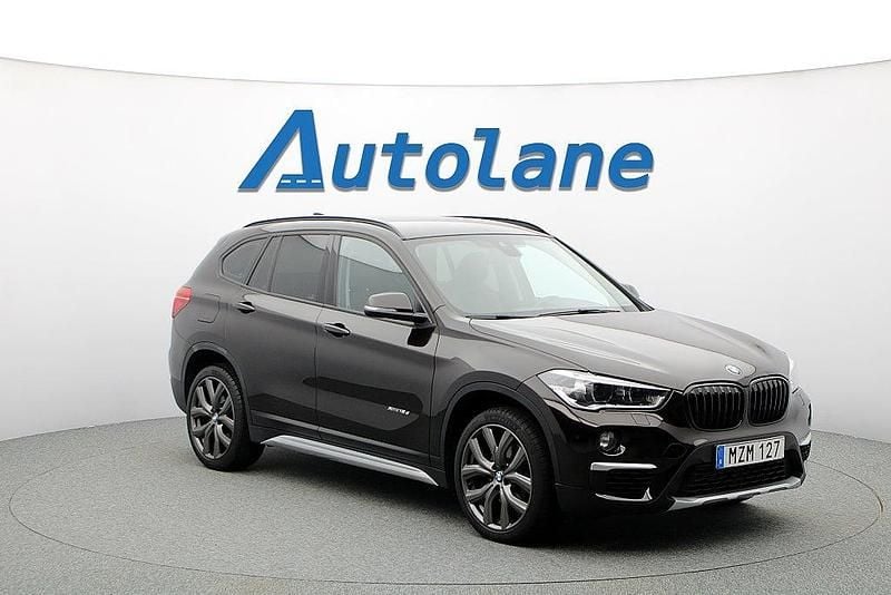 Brun Begagnad 2016 BMW X1 xLine SUV | 149 900 kr (Marknadspris) - Bild 1/4