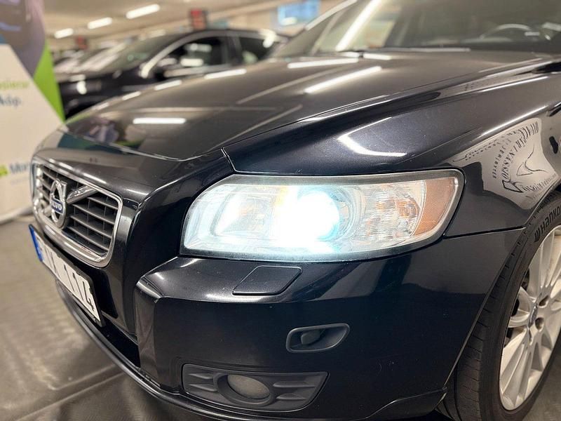 Begagnad Volvo V50 Summum 145 HK (106 kW) 2010 Svart Kombi
