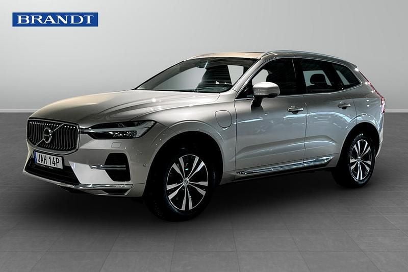 Begagnad Volvo XC60 Core 355 HK (261 kW) 2023 Grå SUV