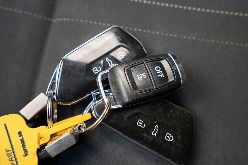 Begagnad VW Golf Alltrack 200 HK (147 kW) 2022 Svart Kombi