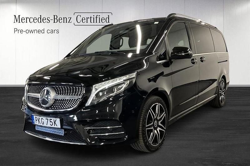 Svart Begagnad 2022 Mercedes V300 Avantgarde Minibuss | 649 900 kr (Bra pris) - Bild 1/4