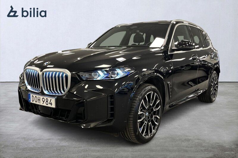 Svart Begagnad 2024 BMW X5 Comfort Edition SUV | 899 000 kr (Lite dyr) - Bild 1/4