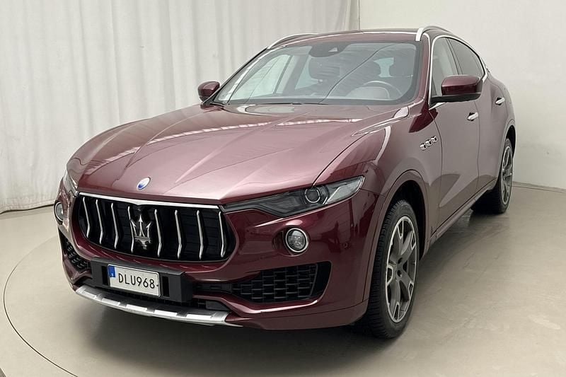 Röd Begagnad 2017 Maserati Levante SUV | 350 000 kr - Bild 1/4