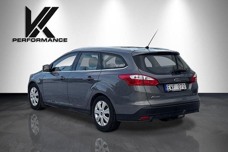 Begagnad Ford Focus Titanium 95 HK (69 kW) 2012 Brun Kombi