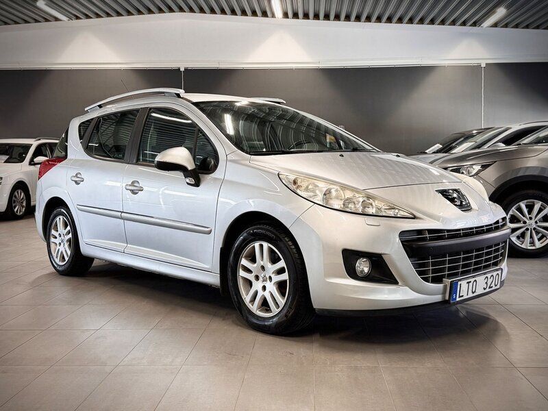 Ljusgrå Begagnad 2011 Peugeot 207 Kombi | 44 900 kr (Marknadspris) - Bild 1/4