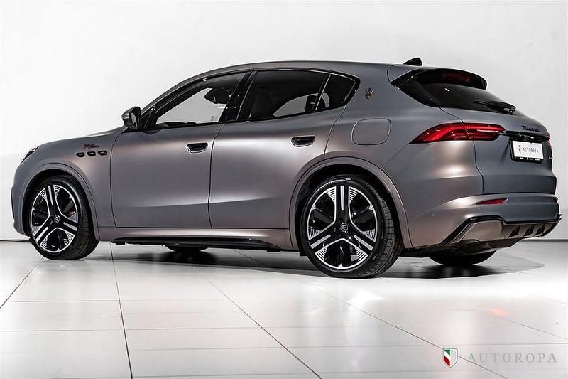 Begagnad Maserati Grecale Folgore 410 kW (558 HK) 2024 Brun SUV