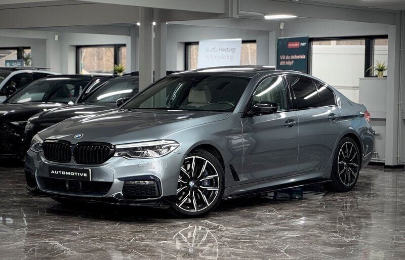 Blå Begagnad 2019 BMW 540 M Sport Sedan | 469 900 kr (Marknadspris) - Bild 1/4