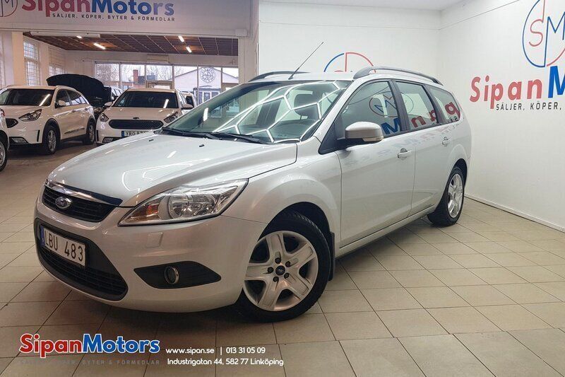 Grå Begagnad 2010 Ford Focus Platinum Kombi | 48 900 kr (Marknadspris) - Bild 1/4