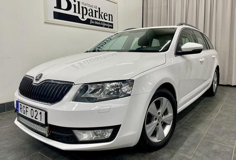 Begagnad Skoda Octavia Ambition 110 HK (80 kW) 2016 Vit Kombi