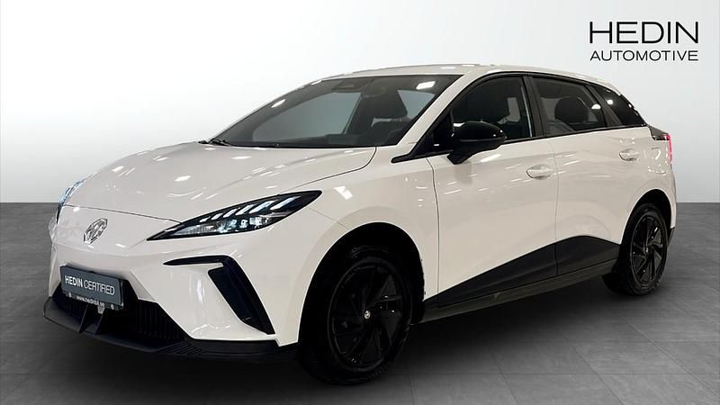Vit (white) Begagnad 2023 MG MG4 EV Halvkombi | 254 900 kr - Bild 1/4