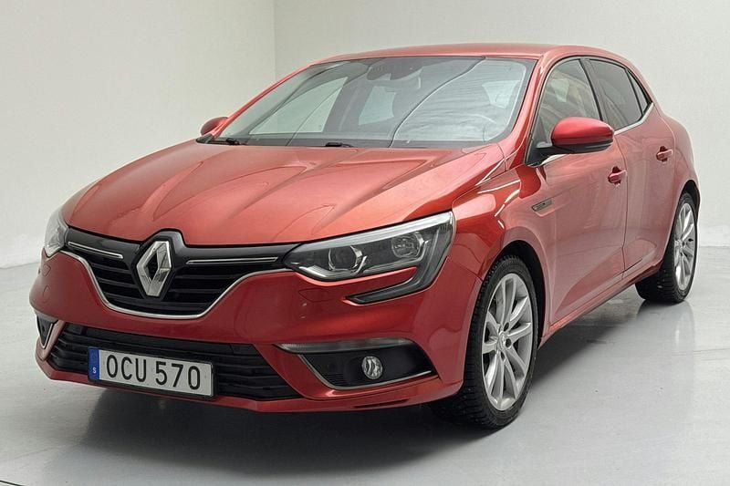 Röd Begagnad 2016 Renault Mégane III | 88 000 kr (Marknadspris) - Bild 1/4