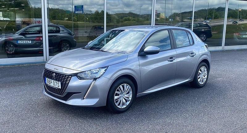 Grå Begagnad 2021 Peugeot 208 Active Halvkombi | 159 500 kr (Lite dyr) - Bild 1/4