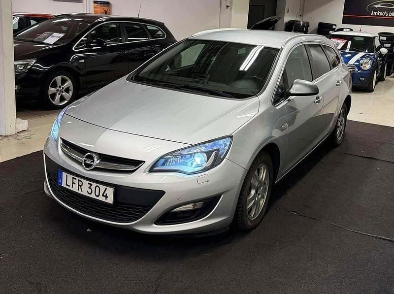 Begagnad Opel Astra drive 140 HK (102 kW) 2015 Grå Kombi