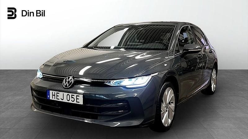 Begagnad VW Golf VIII Comfortline 150 HK (110 kW) 2025 Grå Kombi