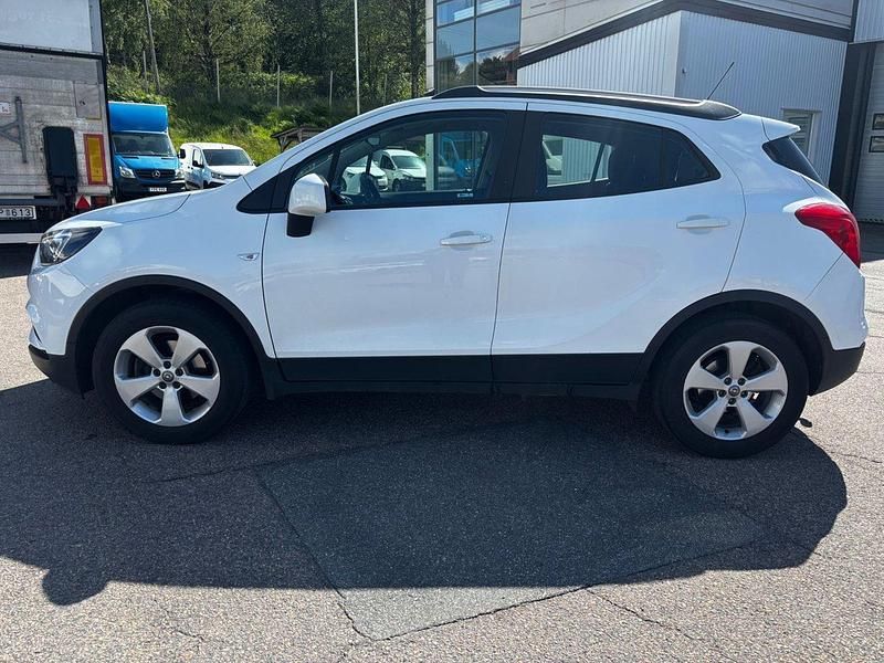 Svart (vit) Begagnad 2018 Opel Mokka SUV | 97 600 kr - Bild 1/4