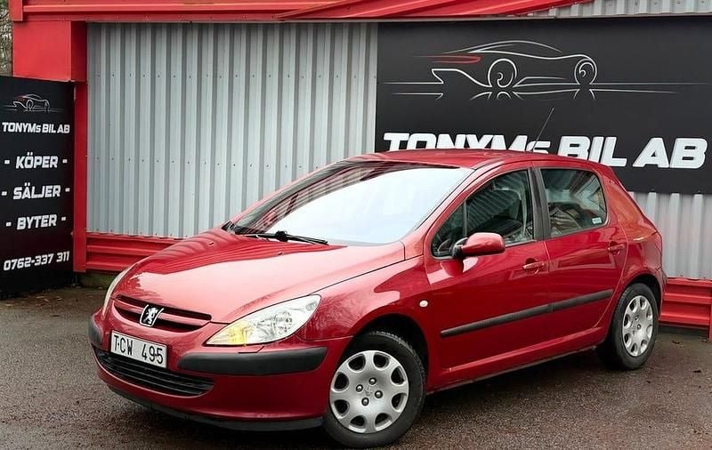 Röd Begagnad 2002 Peugeot 307 Halvkombi | 24 900 kr (Marknadspris) - Bild 1/4