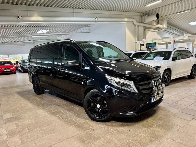 Svart (obdisiansvart metallic) Begagnad 2017 Mercedes Vito Van | 209 000 kr (Marknadspris) - Bild 1/4