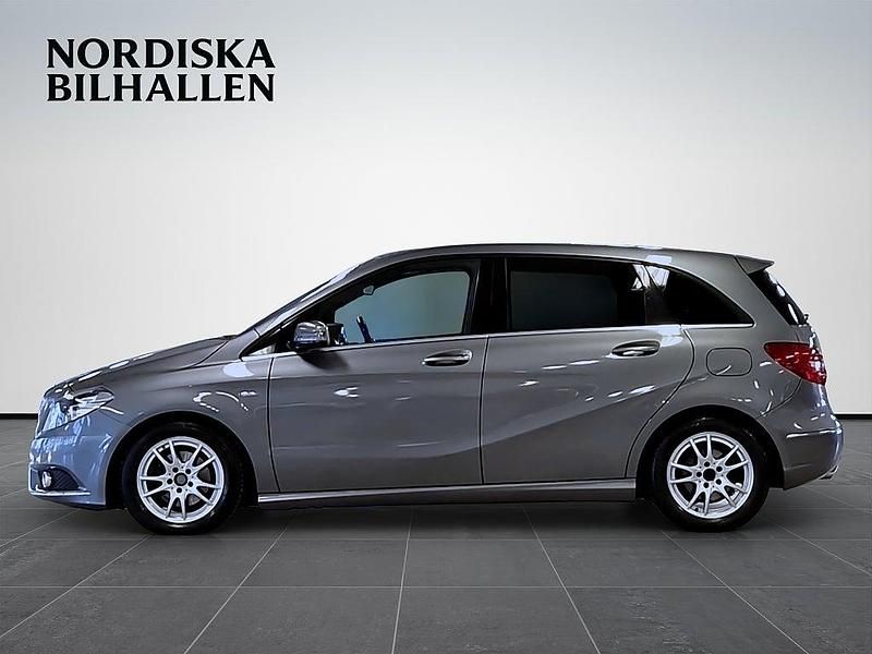 Begagnad Mercedes B180 122 HK (89 kW) 2012 Mörkgrå Minibuss