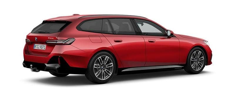 Ny BMW 530e Comfort Edition 2026 Röd Kombi