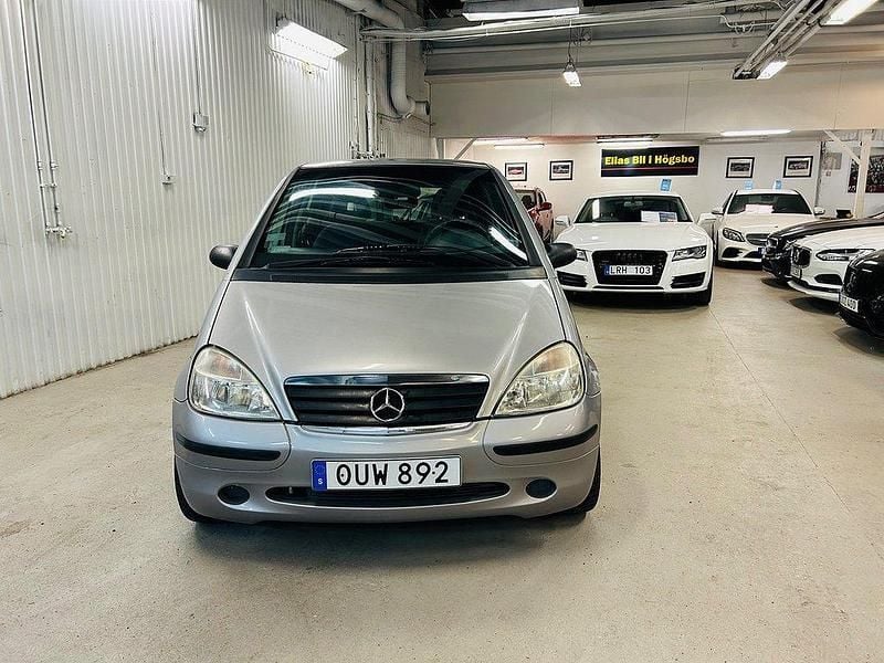 Grå Begagnad 1999 Mercedes A140 Halvkombi | 19 000 kr - Bild 1/4