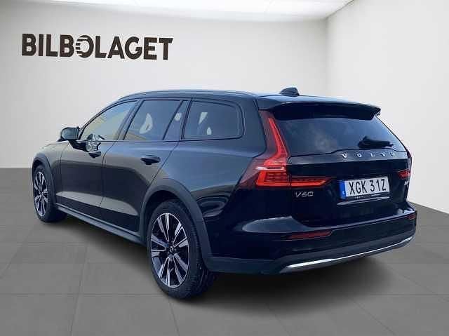 Begagnad Volvo V60 CC 250 HK (183 kW) 2024 Kombi