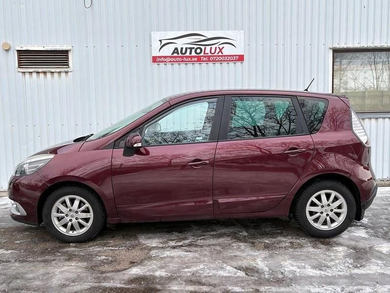 Begagnad Renault Scénic III 110 HK (80 kW) 2015 Röd