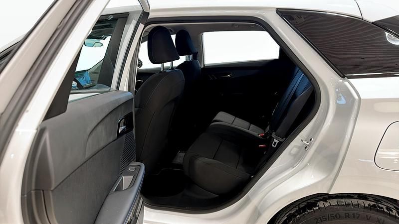 Begagnad MG MG4 EV 125 kW (170 HK) 2024 Vit Halvkombi