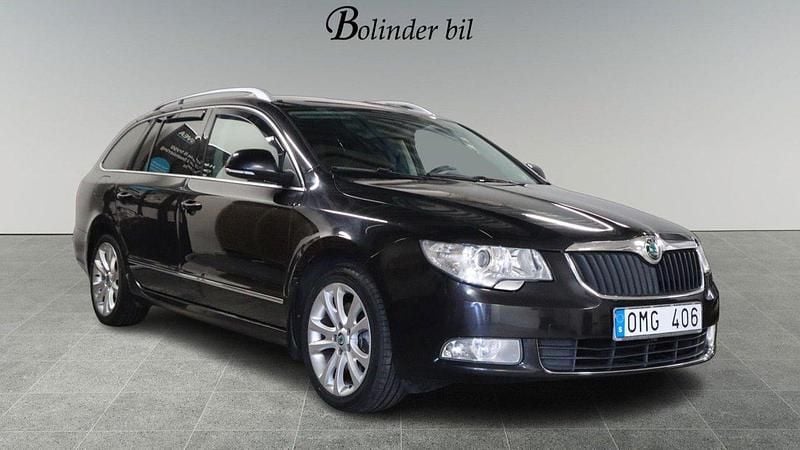 Svart Begagnad 2010 Skoda Superb Ambition Kombi | 56 900 kr (Bra pris) - Bild 1/4