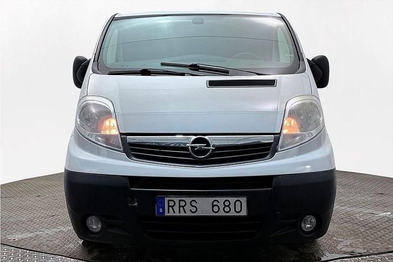 Begagnad Opel Vivaro 90 HK (66 kW) 2011 Vit Minibuss