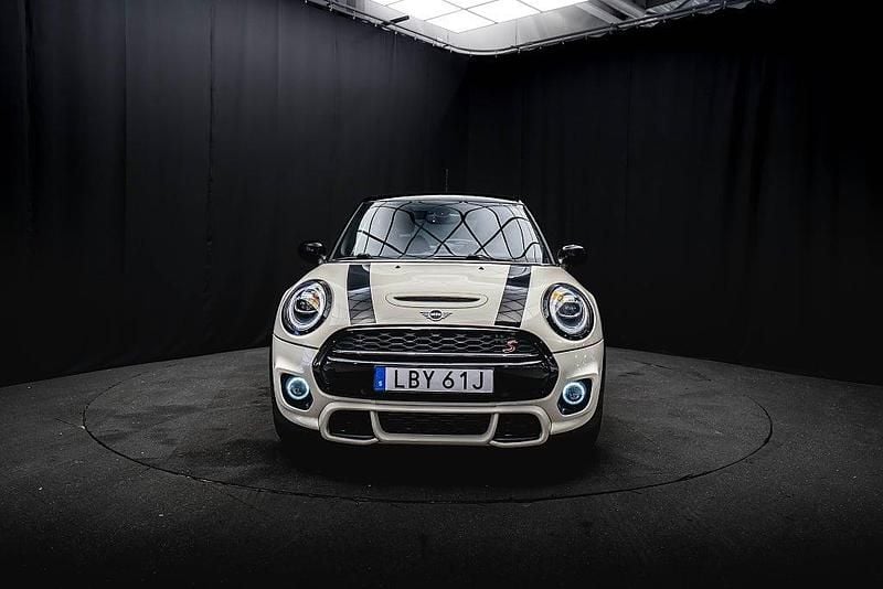 Begagnad Mini John Cooper Works 192 HK (141 kW) 2020 Vit Halvkombi