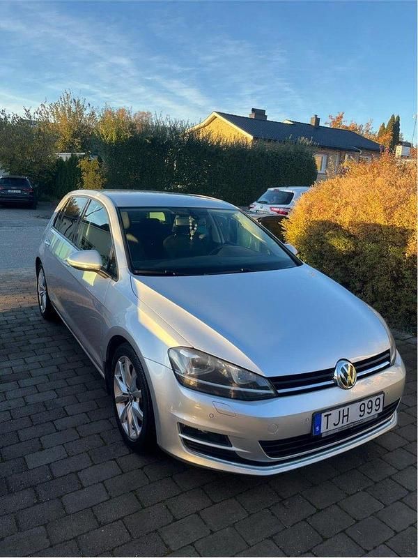 Silver Begagnad 2014 VW Golf VII GT Halvkombi | 156 900 kr (Marknadspris) - Bild 1/4