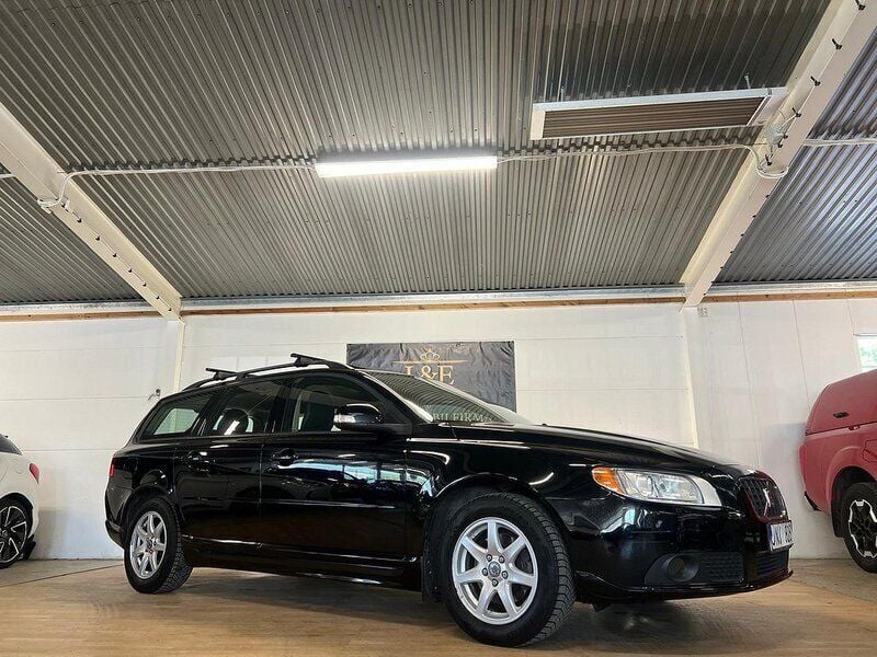 Svart Begagnad 2008 Volvo V70 Momentum Kombi | 69 900 kr (Marknadspris) - Bild 1/4