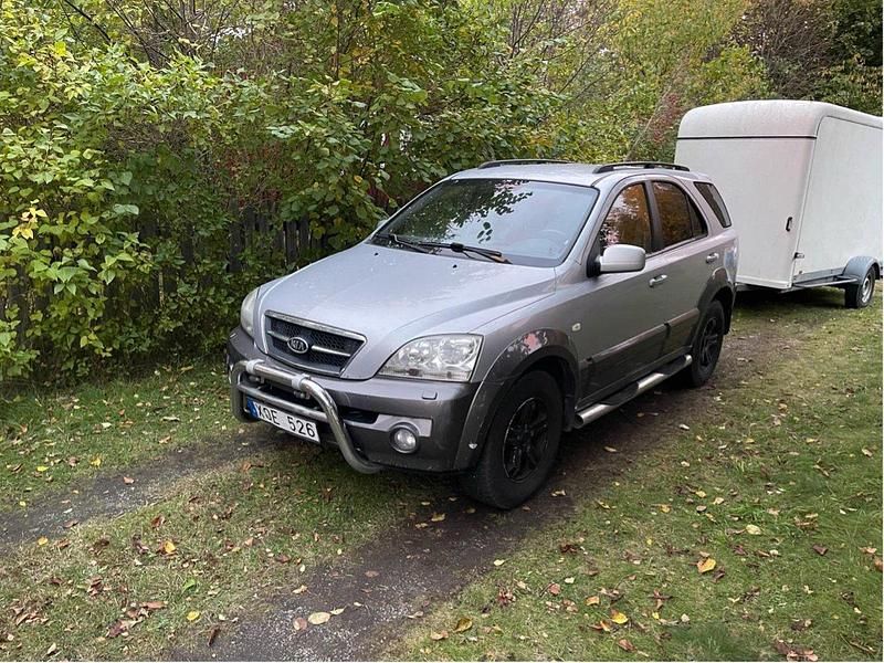 Silver Begagnad 2006 Kia Sorento 4 SUV | 25 000 kr (Marknadspris) - Bild 1/3
