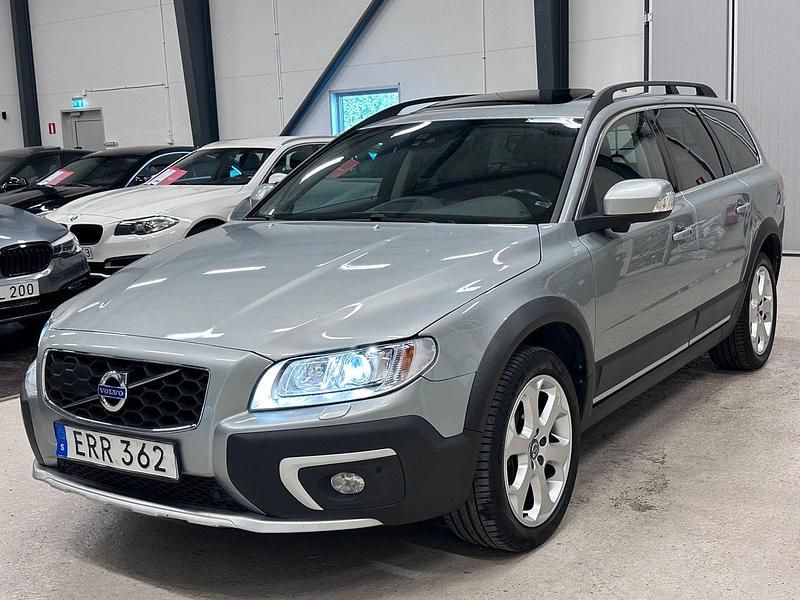 Silver Begagnad 2015 Volvo XC70 Summum SUV | 204 700 kr (Marknadspris) - Bild 1/4