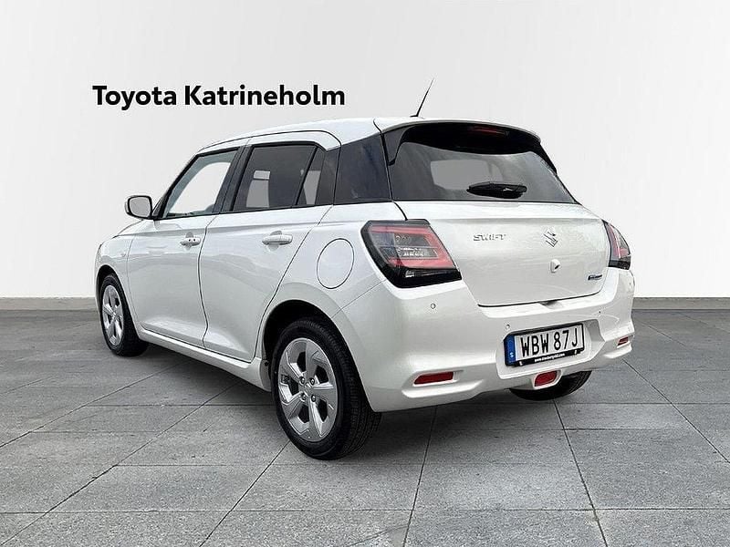 Begagnad Suzuki Swift 83 HK (61 kW) 2024 Vit Halvkombi
