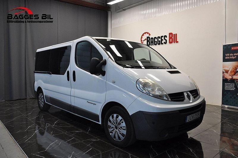 Begagnad Renault Trafic 146 HK (107 kW) 2008 Vit Minibuss