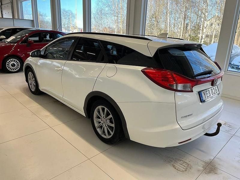 Begagnad Honda Civic 121 HK (88 kW) 2015 Vit Kombi