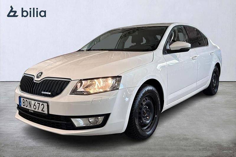 Vit Begagnad 2014 Skoda Octavia GreenLine Halvkombi | 119 000 kr (Lite dyr) - Bild 1/4