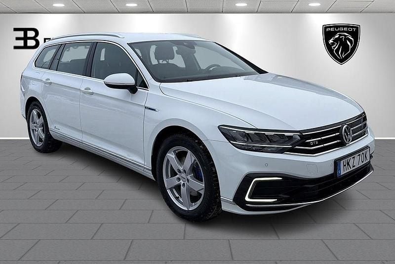 Begagnad VW Passat GTE 218 HK (160 kW) 2020 Vit Kombi