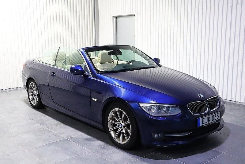 Begagnad BMW 330 Cabriolet Comfort Edition 245 HK (180 kW) 2012 Blå Cab