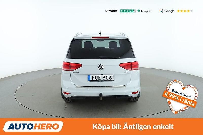 Begagnad VW Touran 112 HK (82 kW) 2015 Vit Minibuss