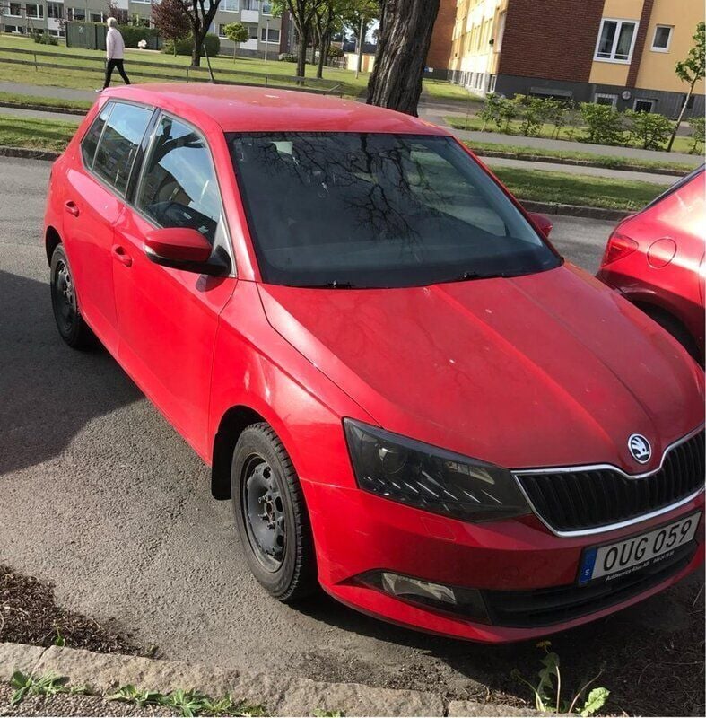 Röd Begagnad 2016 Skoda Fabia Style Halvkombi | 97 000 kr (Bra pris) - Bild 1/4